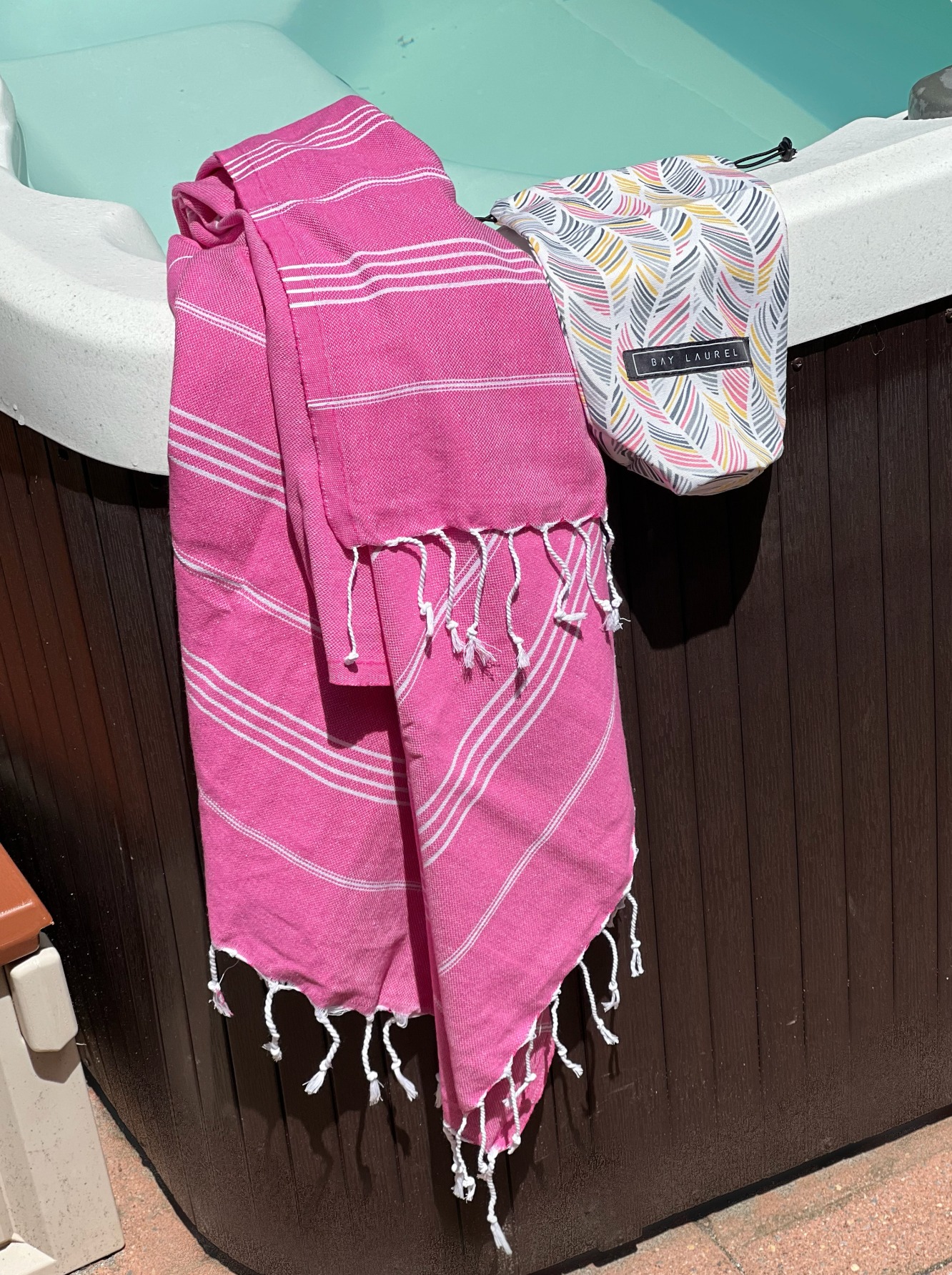 BAY LAUREL Turkish Beach Towel with Travel Bag 39 x 71 Quick Dry